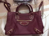 Balenciaga Metallic Edge City S in Oxblood Shiny Grained Goatskin with Gold Metal For Sale