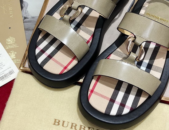 Burberry Chain Link Detail Leather Sandals Khaki Archive Beige Replica