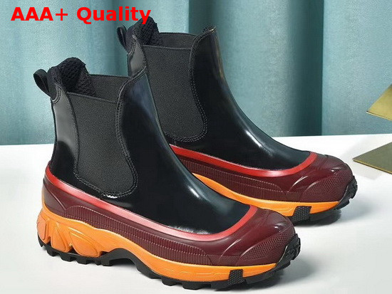 Burberry Contrast Sole Leather Chelsea Boots in Black Replica