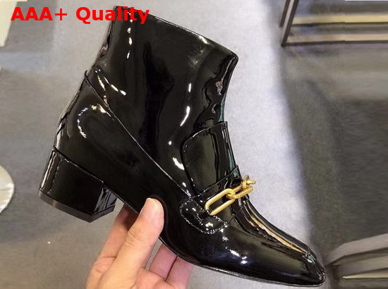 Burberry Link Detail Patent Leather Ankle Boots in Black Replica