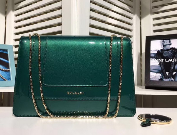 Bvlgari Serpenti Forever Medium Flap Cover Bag in Emerald Green Metallic Calf Leather For Sale