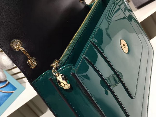 Bvlgari Serpenti Forever Medium Flap Cover Bag in Emerald Green Metallic Calf Leather For Sale