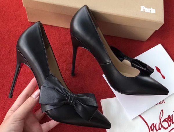 Christian Louboutin Madame Menodo 100 Point Toe Pump in Black Calfskin For Sale