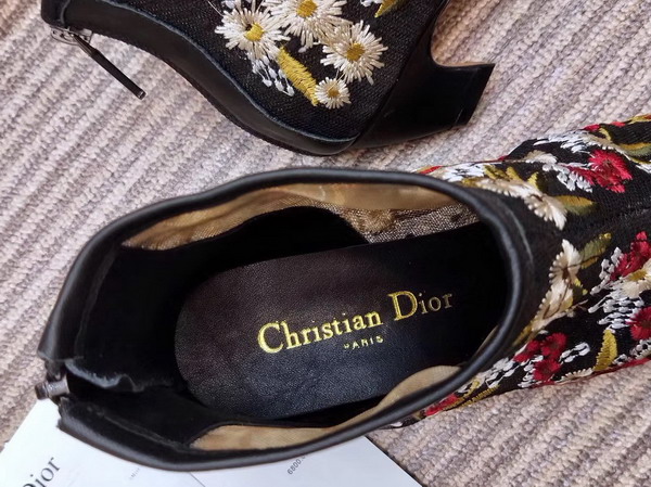 Dior Ankle Boot in Dotted Swiss Tulle Adorned with Floral Embroidery 4cm Heel For Sale