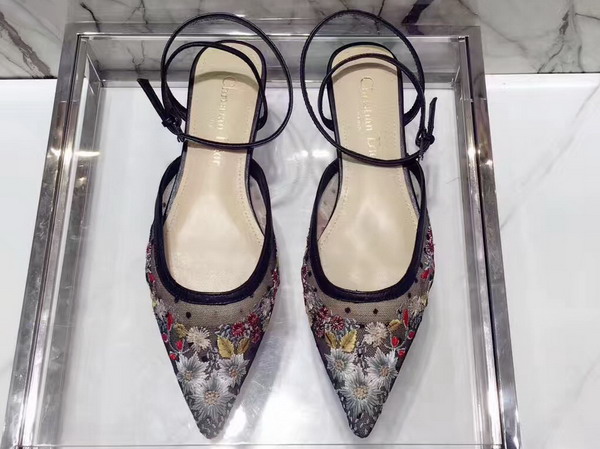 Dior Ballet Pump in Dotted Swiss Tulle Adorned with Floral Embroidery For Sale