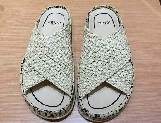 Fendi Reflections Slides Beige Raffia Flats Replica