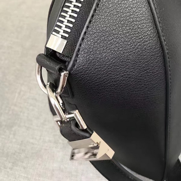 Givenchy Big Antigona Bag in Black Goatskin Silver Hardware For Sale