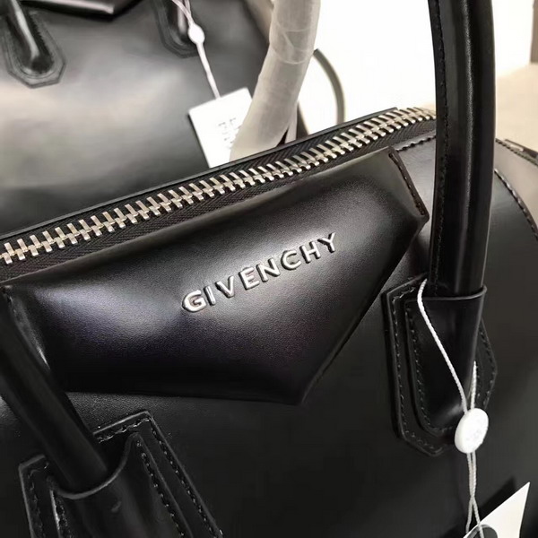 Givenchy Big Antigona Bag in Black Shiny Smooth Calfskin Silver Hardware For Sale