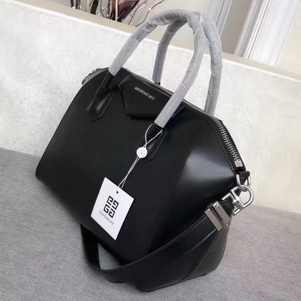 Givenchy Big Antigona Bag in Black Shiny Smooth Calfskin Silver Hardware For Sale