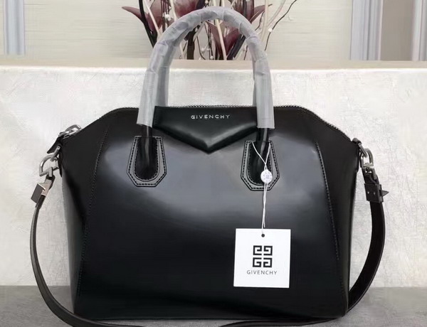 Givenchy Big Antigona Bag in Black Shiny Smooth Calfskin Silver Hardware For Sale