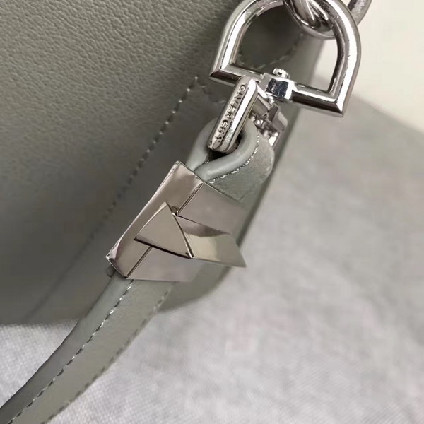 Givenchy Big Antigona Bag in Grey Goatskin Silver Hardware For Sale