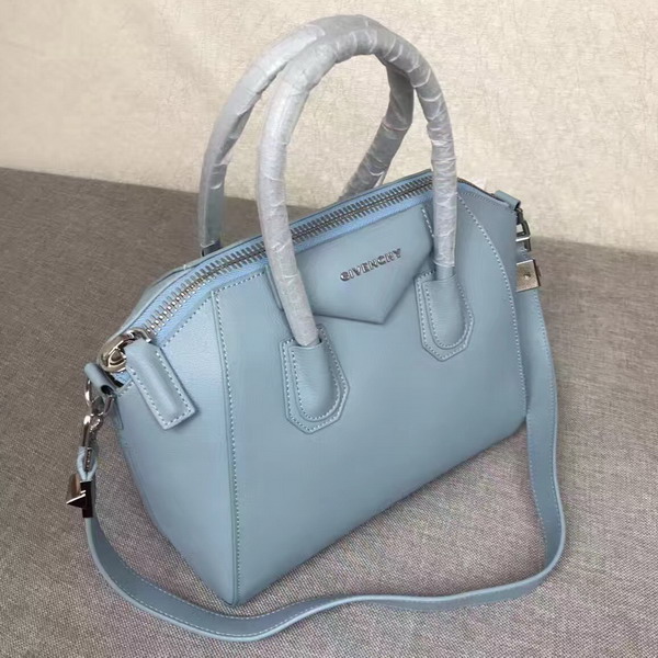 Givenchy Big Antigona Bag in Light Blue Goatskin Silver Hardware For Sale