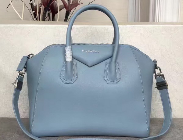 Givenchy Big Antigona Bag in Light Blue Goatskin Silver Hardware For Sale