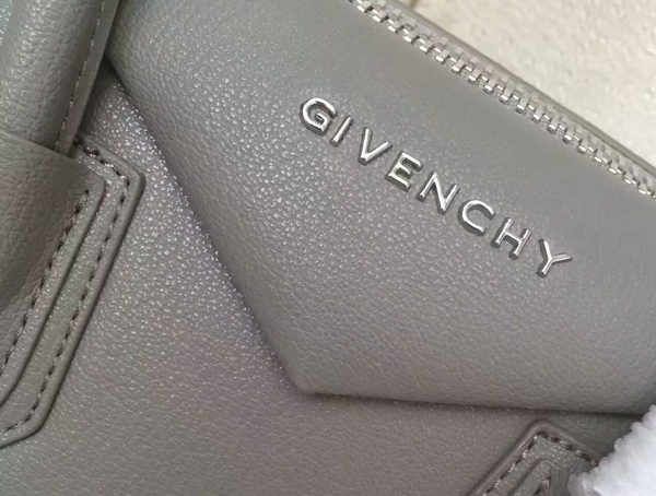 Givenchy Medium Antigona Bag In Light Grey for Sale