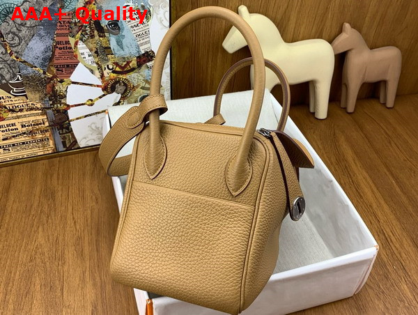 Hermes Lindy 26 Bag in Biscuit Taurillon Clemence Leather Replica