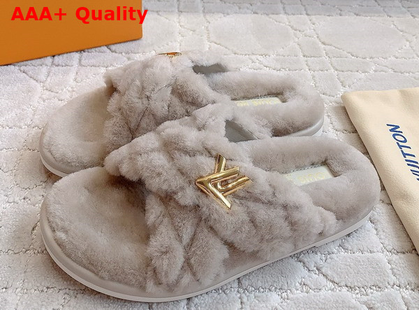 LV Bliss Comfort Mule in Natural Shearling 1ACTEQ Replica