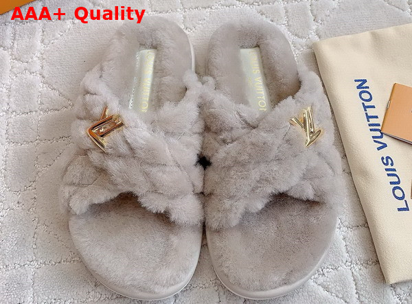 LV Bliss Comfort Mule in Natural Shearling 1ACTEQ Replica