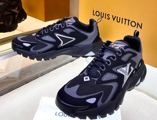 LV Runner Tatic Sneaker Black Mix of Materials 1A9UNT Replica