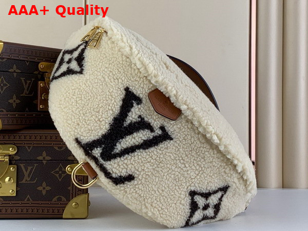 LV Ski Bumbag in Cream and Brown Shearling M23715 Replica