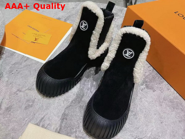 LV Ski Ruby Flat Ankle Boot in Black Suede Calf Leather and Shearling 1AC7AC Replica