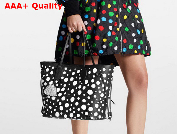 LV x YK Neverfull MM Black and White Embossed Grained Monogram Empreinte Cowhide Leather with Infinity Dots Print M46390 Replica