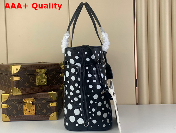 LV x YK Neverfull MM Black and White Embossed Grained Monogram Empreinte Cowhide Leather with Infinity Dots Print M46390 Replica