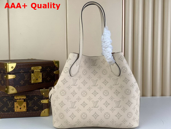 Louis Vuitton Blossom MM Tote Bag in Cream Mahina Perforated Calfskin Leather Replica