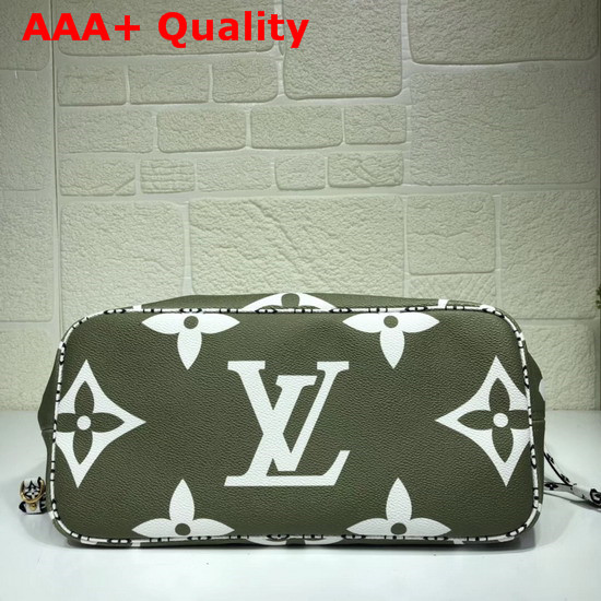 Louis Vuitton Fashion Show Neverfull MM Khaki and White Monogram Canvas Replica