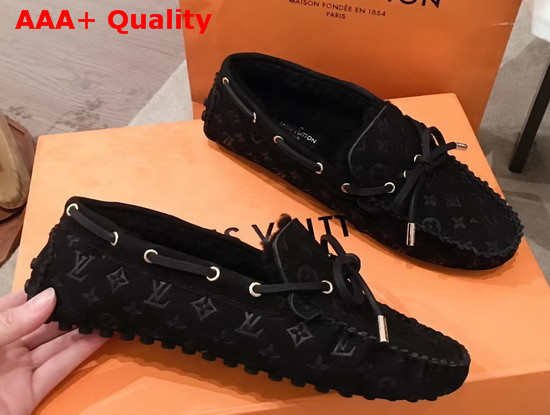 Louis Vuitton Gloria Flat Loafer in Black Monogram Embossed Calf Leather with Shearling Sheepskin Lining Replica