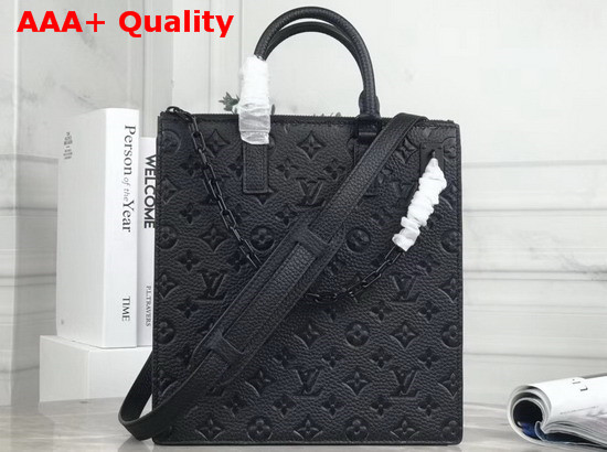 Louis Vuitton Mens 2020 Spring Summer Fashion Show Tote Bag in Black Taurillon Monogram Leather Replica