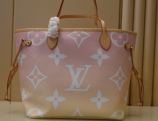 Louis Vuitton Neverfull MM Tote Bag Light Pink Monogram Giant Canvas M45680 Replica