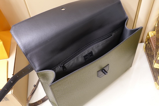 Louis Vuitton Robusto Briefcase Khaki Green Taiga Embossed Cowhide Leather M30591 Replica