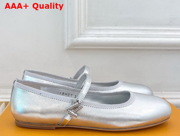 Louis Vuitton Romy Flat Ballerina in Silver Metallic Lambskin 1ACUME Replica