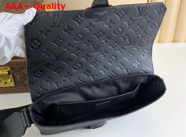 Louis Vuitton S Cape Messenger in Black Taurillon Monogram Embossed Cowhide Leather M23741 Replica