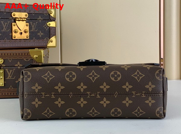 Louis Vuitton S Cape Messenger in Monogram Canvas Replica