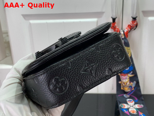 Louis Vuitton S Lock Vertical Wearable Wallet Black Taurillon Monogram Leather M81524 Replica