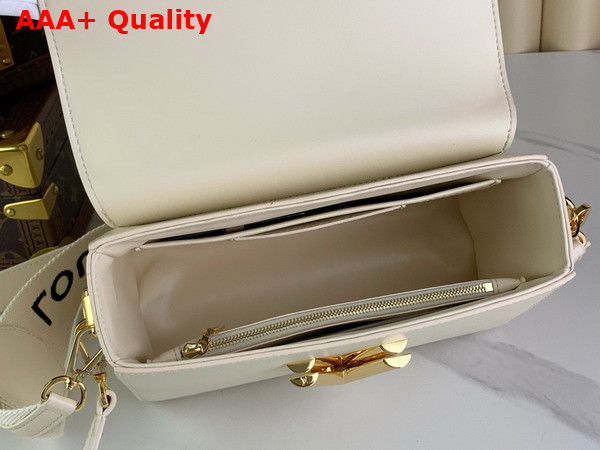 Louis Vuitton Twist MM Handbag in White Epi Leather Replica