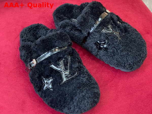 Louis Vuitton Winterbreak Flat Comfort Mule in Black Shearling Replica