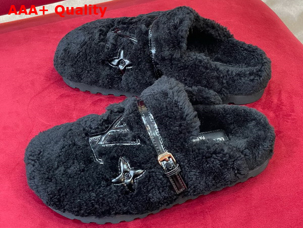 Louis Vuitton Winterbreak Flat Comfort Mule in Black Shearling Replica