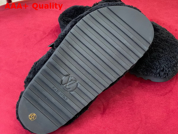 Louis Vuitton Winterbreak Flat Comfort Mule in Black Shearling Replica