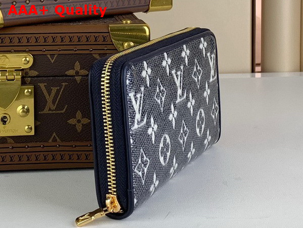 Louis Vuitton Zippy Wallet in Blue Monoglam Coated Canvas M82468 Replica