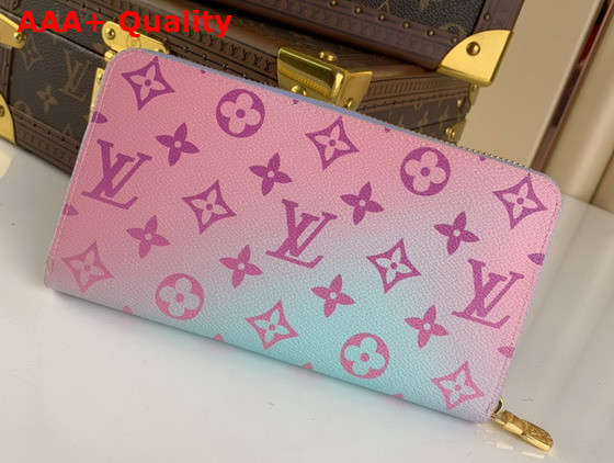 Louis Vuitton Zippy Wallet in Multicolor Giant Monogram Canvas Replica