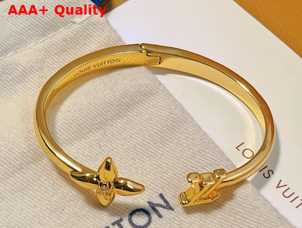 Louisette Signature Bracelet Metal with Gold Color Finish M1441S Replica