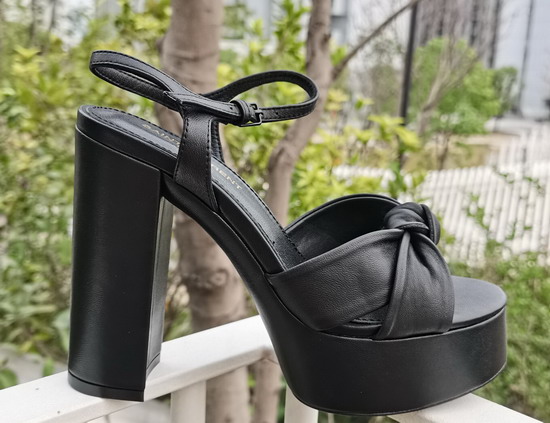 Saint Laurent Bianca Sandals in Smooth Leather Black Replica