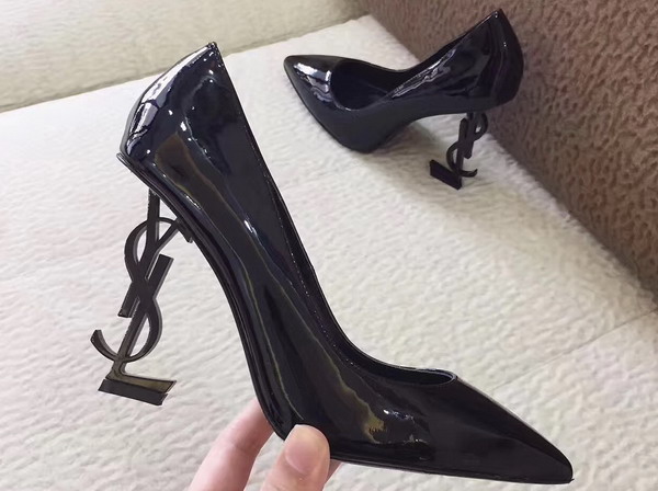 Saint Laurent Opyum 110 Pump in Black Patent Leather and Chrome For Sale